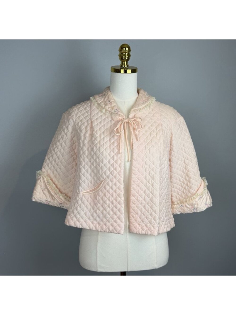 Vtg Barbizon Quilted Pink Bed Jacket Size Small Embroidered Dainty Puff 1950-60s